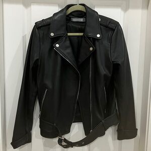 Simons , genuine lamb Leather Women's moto biker Jacket. Oversized small . New